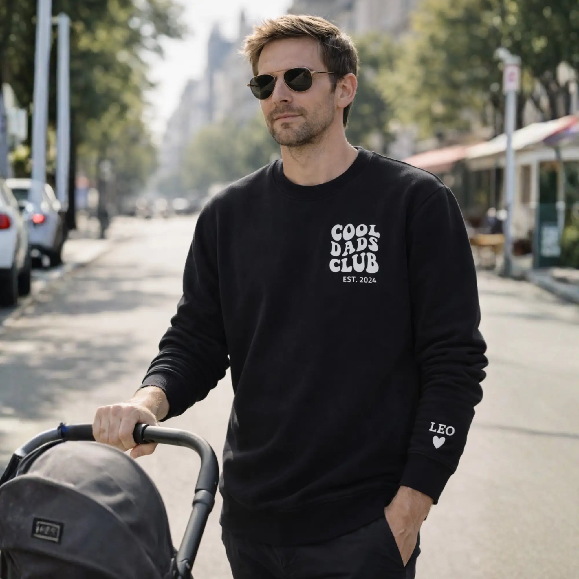 “Cool Dads Club” - Personalisiertes, besticktes Sweatshirt mit Kindernamen und Datum