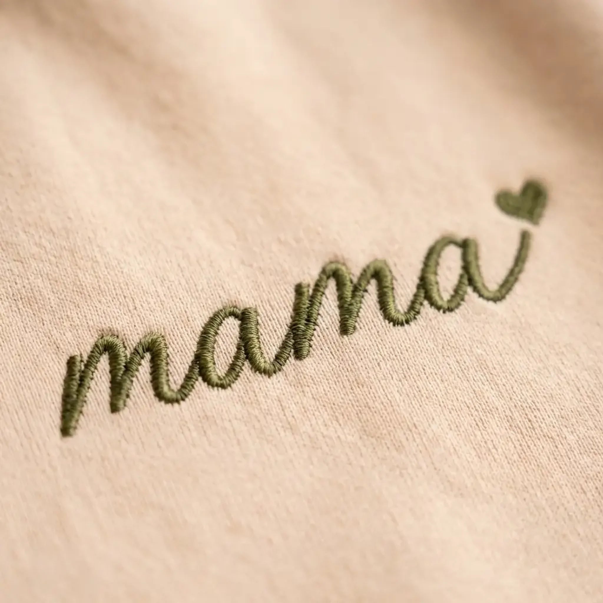 mama-heart-hoodi-6