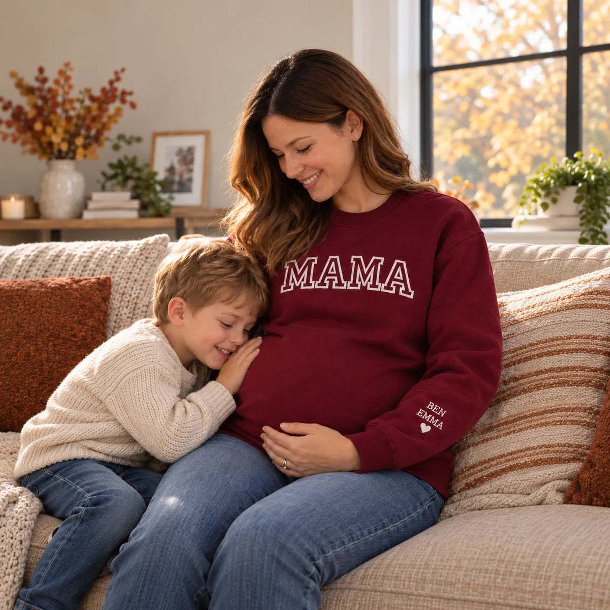 "Mama" - Personalisiertes, besticktes Sweatshirt mit Kindernamen