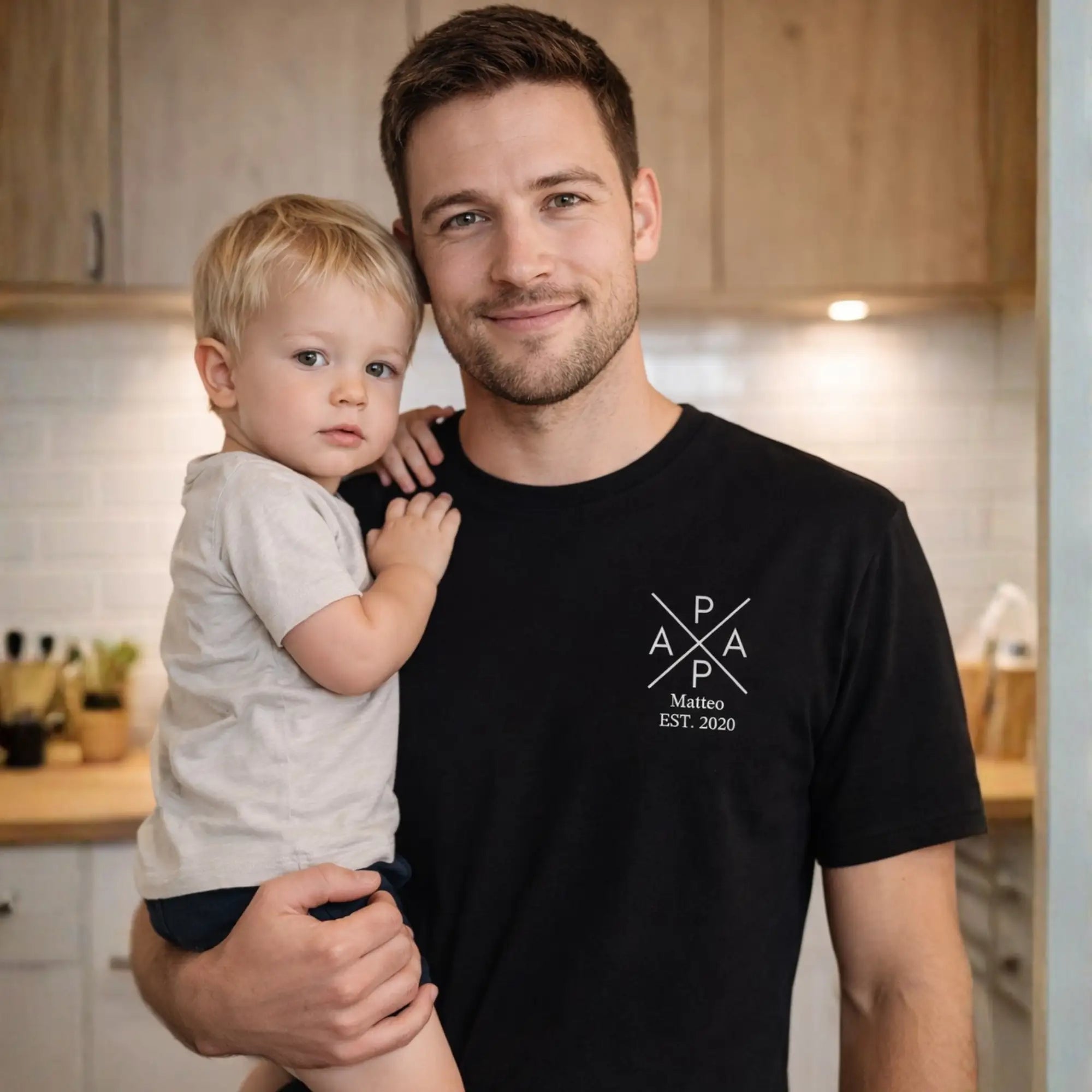“PAPA Crossed” - Personalisiertes T-Shirt