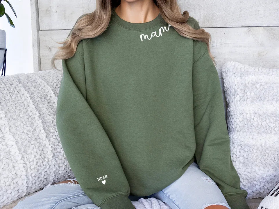 Personalisiertes Mama-Sweatshirt mit Kindernamen Curved