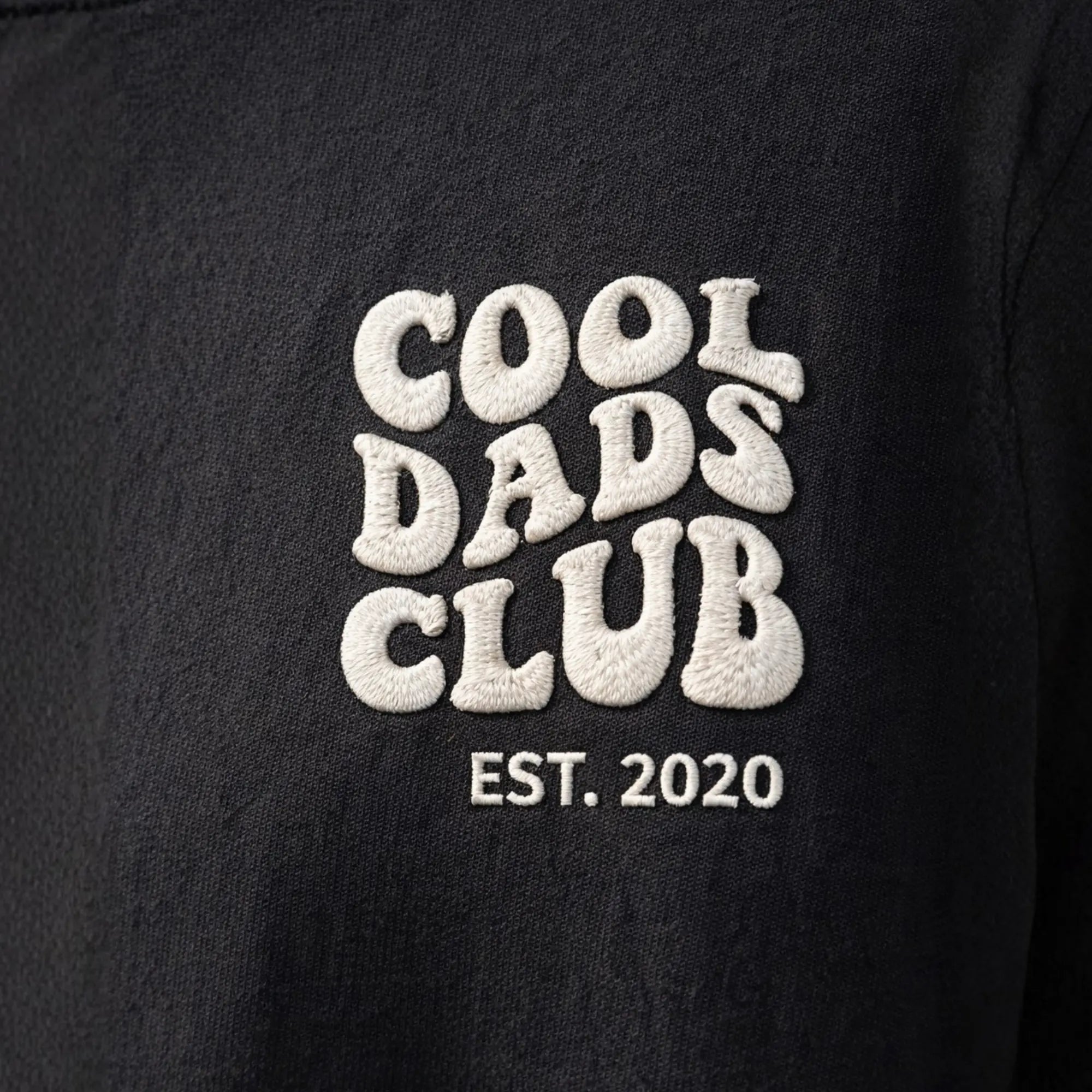 “Cool Dads Club“ - Personalisiertes, besticktes Heavy Cotton T-Shirt