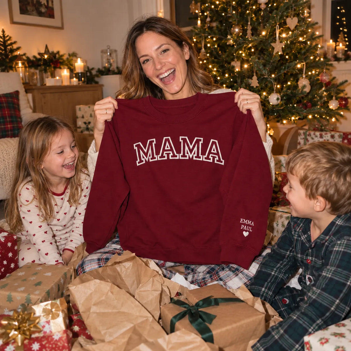 "Mama" - Personalisiertes, besticktes Sweatshirt mit Kindernamen