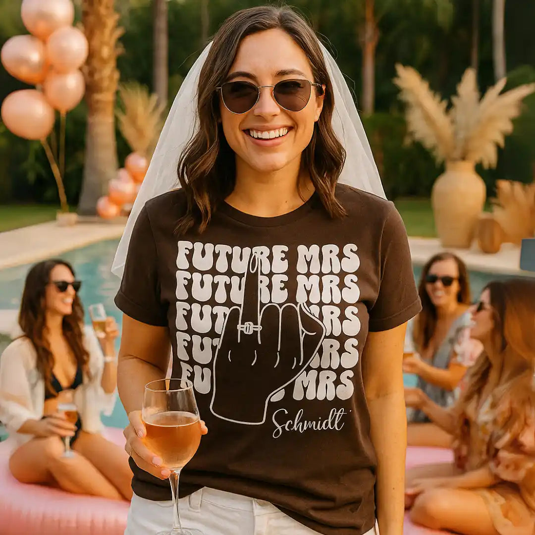 Personalisiertes Heavy Cotton T-Shirt “Future Mrs.”