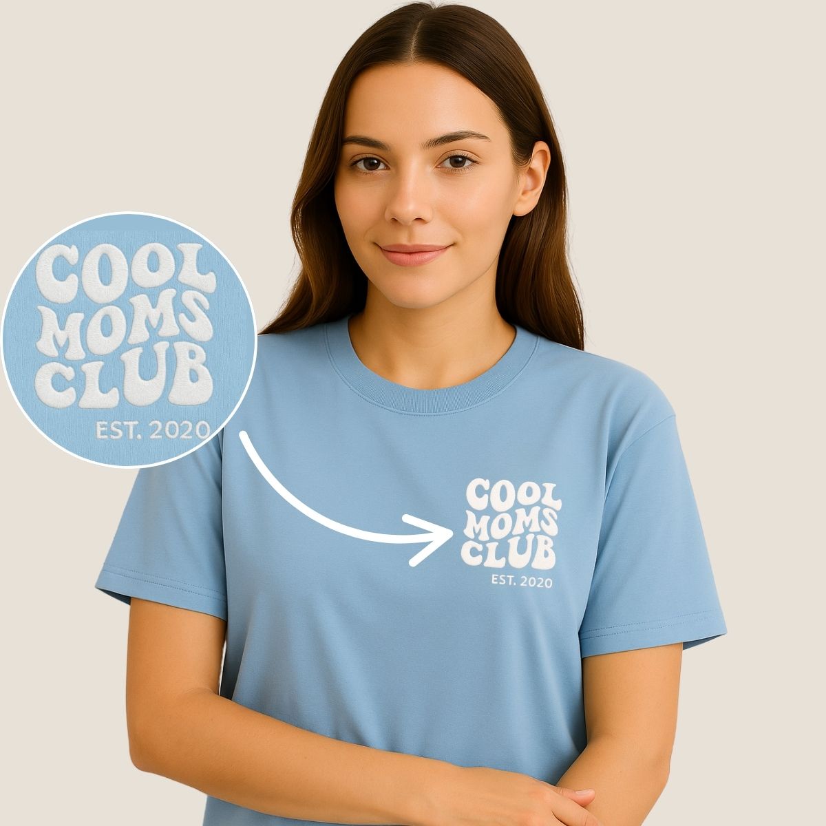 “Cool Moms Club“ - Personalisiertes, besticktes Heavy Cotton T-Shirt